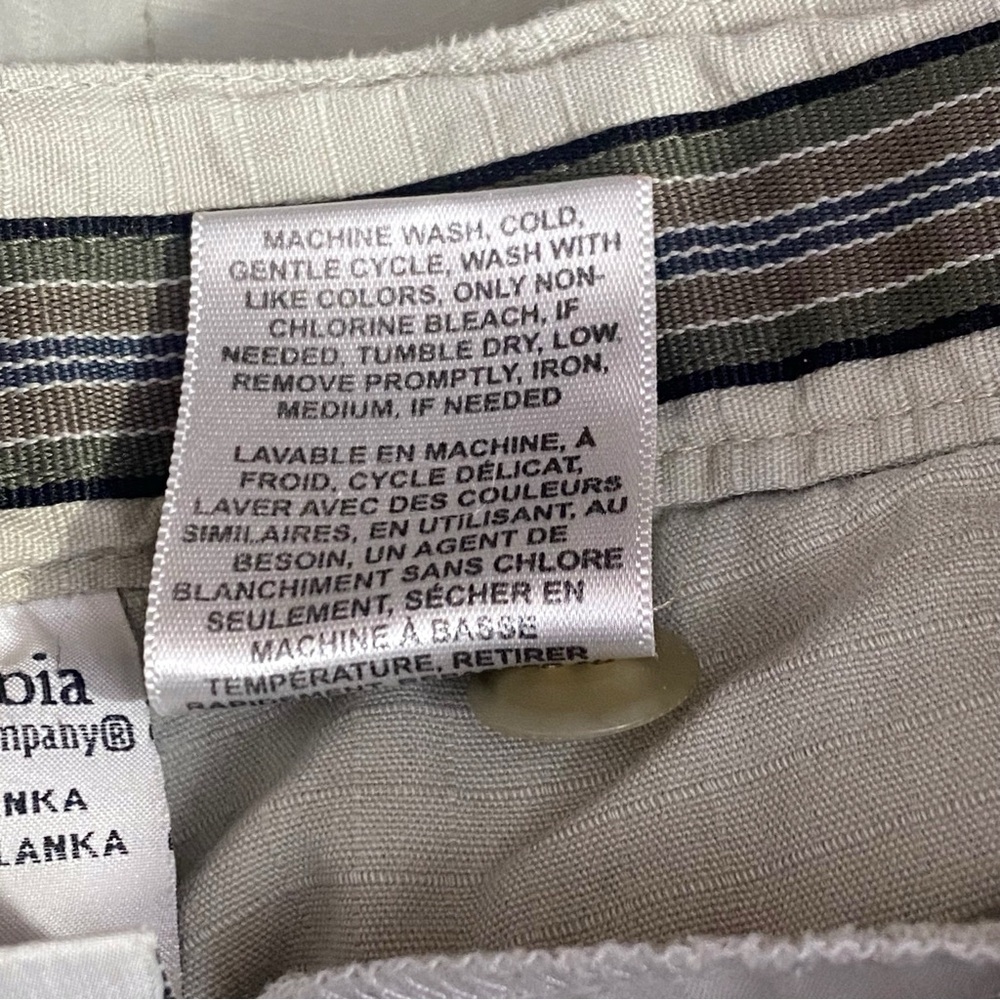 Columbia Women's 100% Cotton Khaki Cargo Shorts 12 - Picture 9 of 9